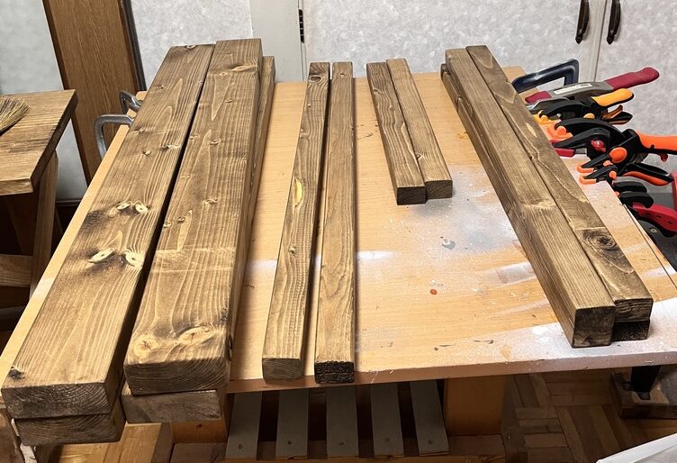 カインズの木材かっとサービスを利用した材料。素人DIYには強い味方。