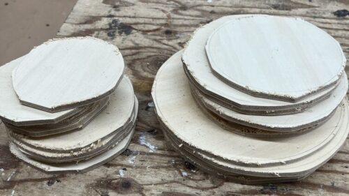 ジグソーで切り出した木材