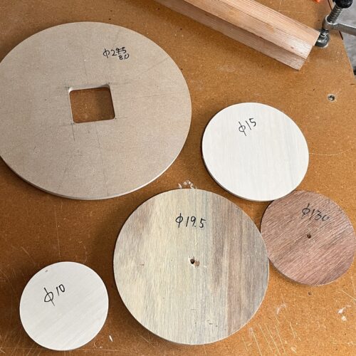 トリマーで作るテンプレート。円形がきれいに加工できる。
