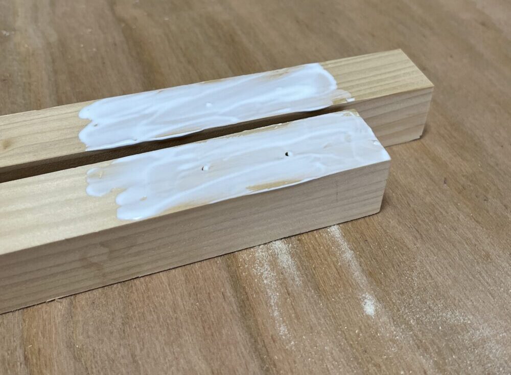 簡易ドリルガイドの改良　接着剤でくっつける