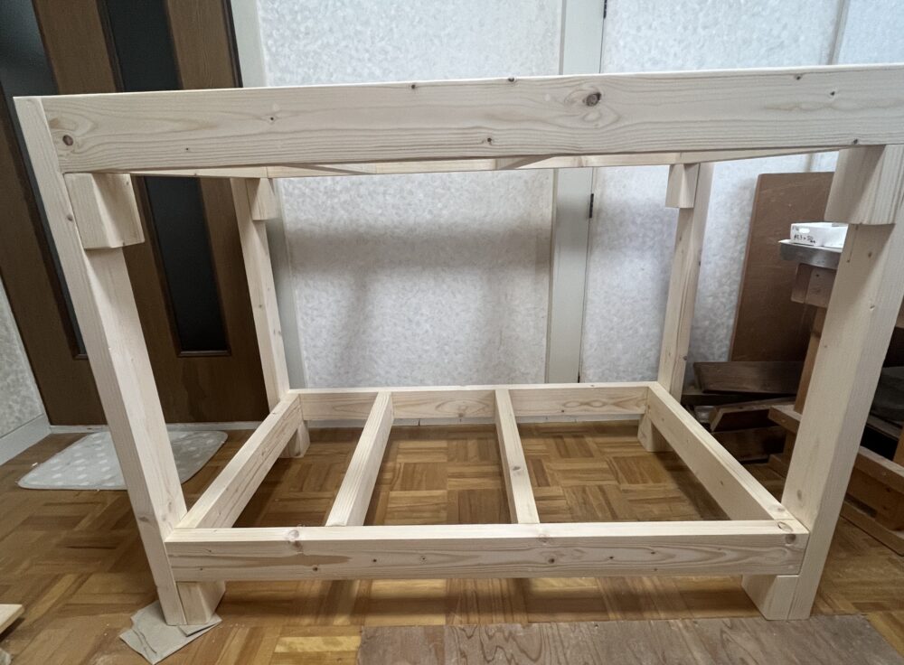 棚用の幕板を組み付ける