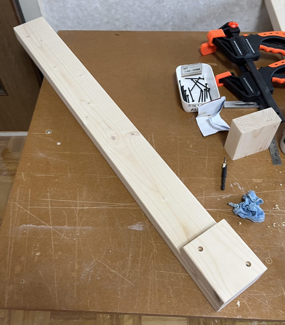 ２ｘ４作業台の脚の組み立て