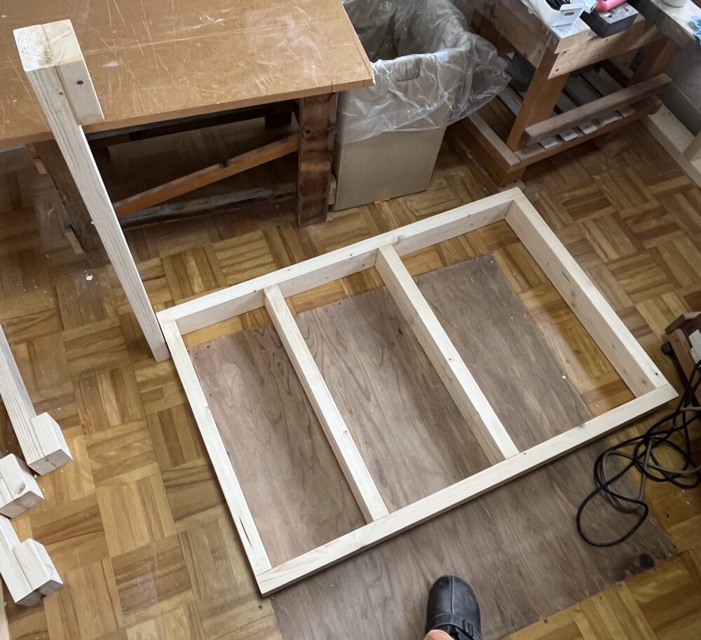 ２ｘ４作業台の幕板と脚の組付け方法