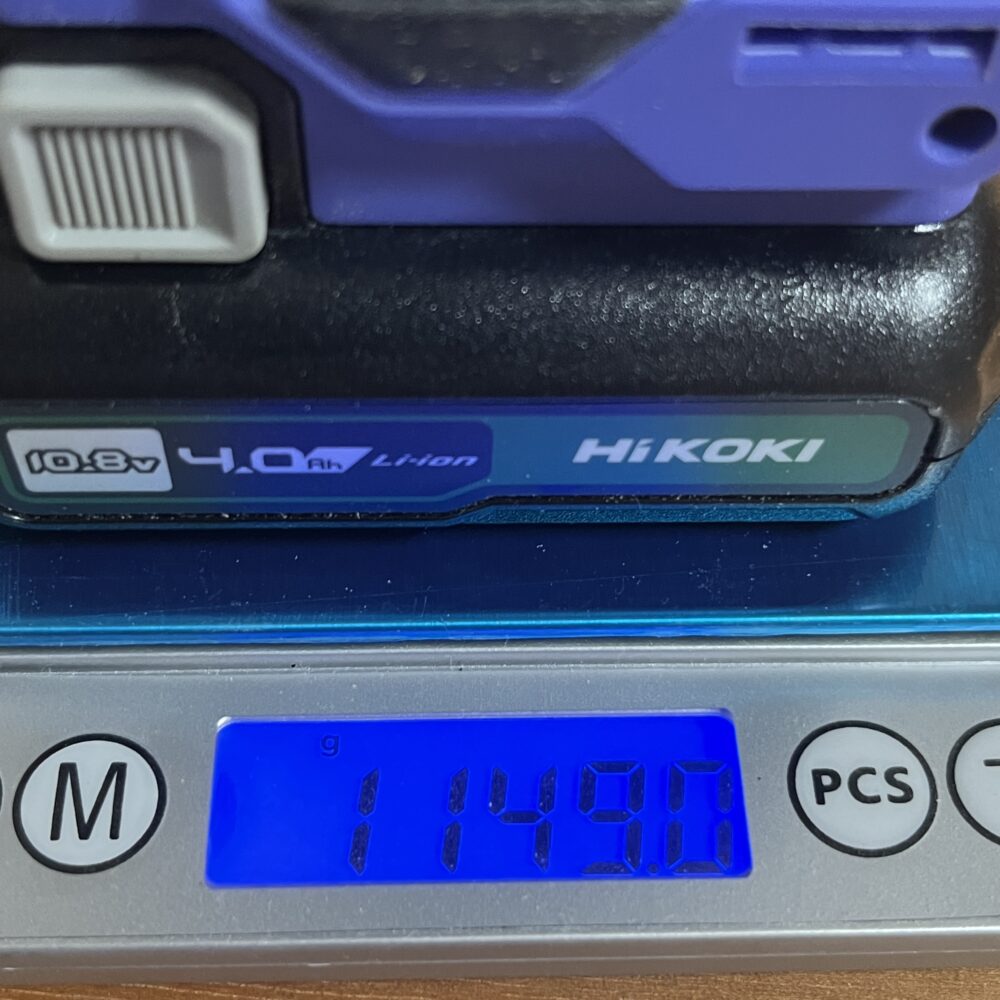 4.0Ahバッテリー付きのFWH12DALの重さ 1149g