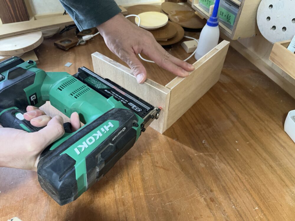 ピン釘打機の使い方