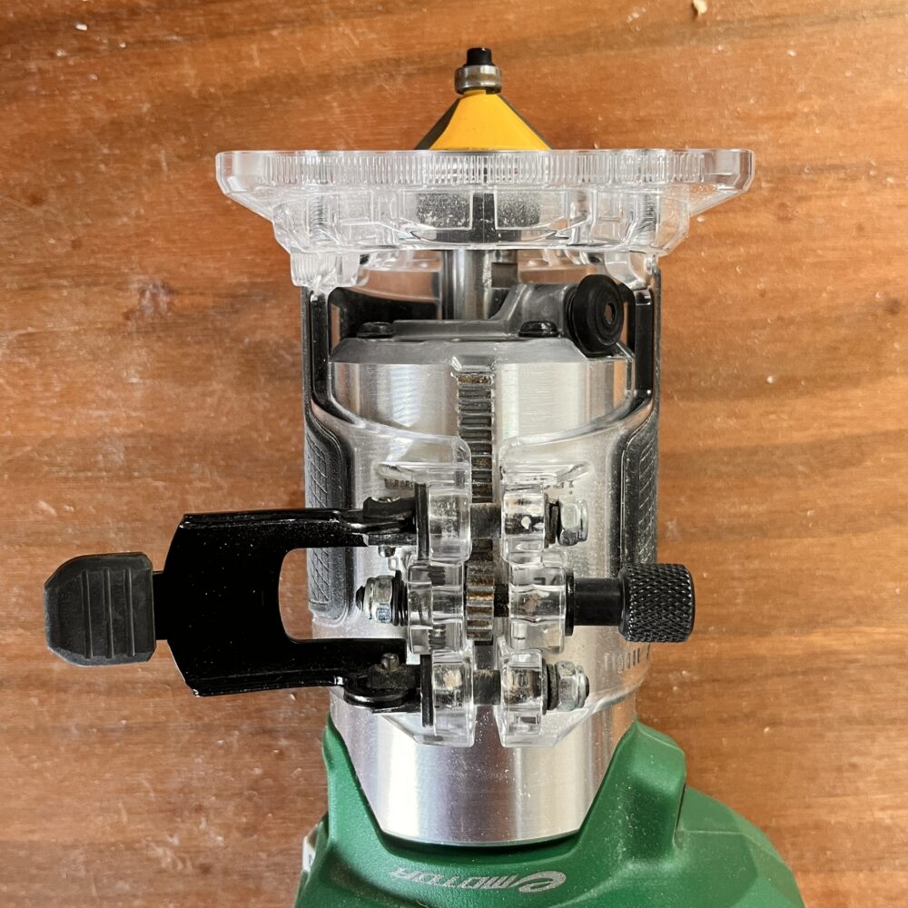 M3608DAの深さ調整機構