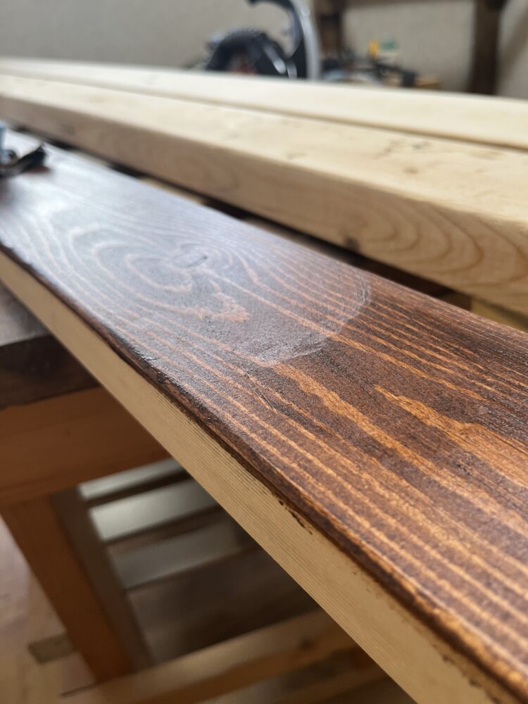 オールドウッドワックスを60番でサンディングして塗布した状態