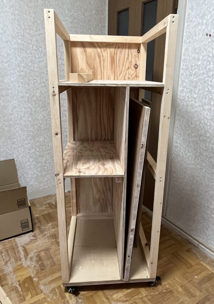 木材収納棚の外観 正面