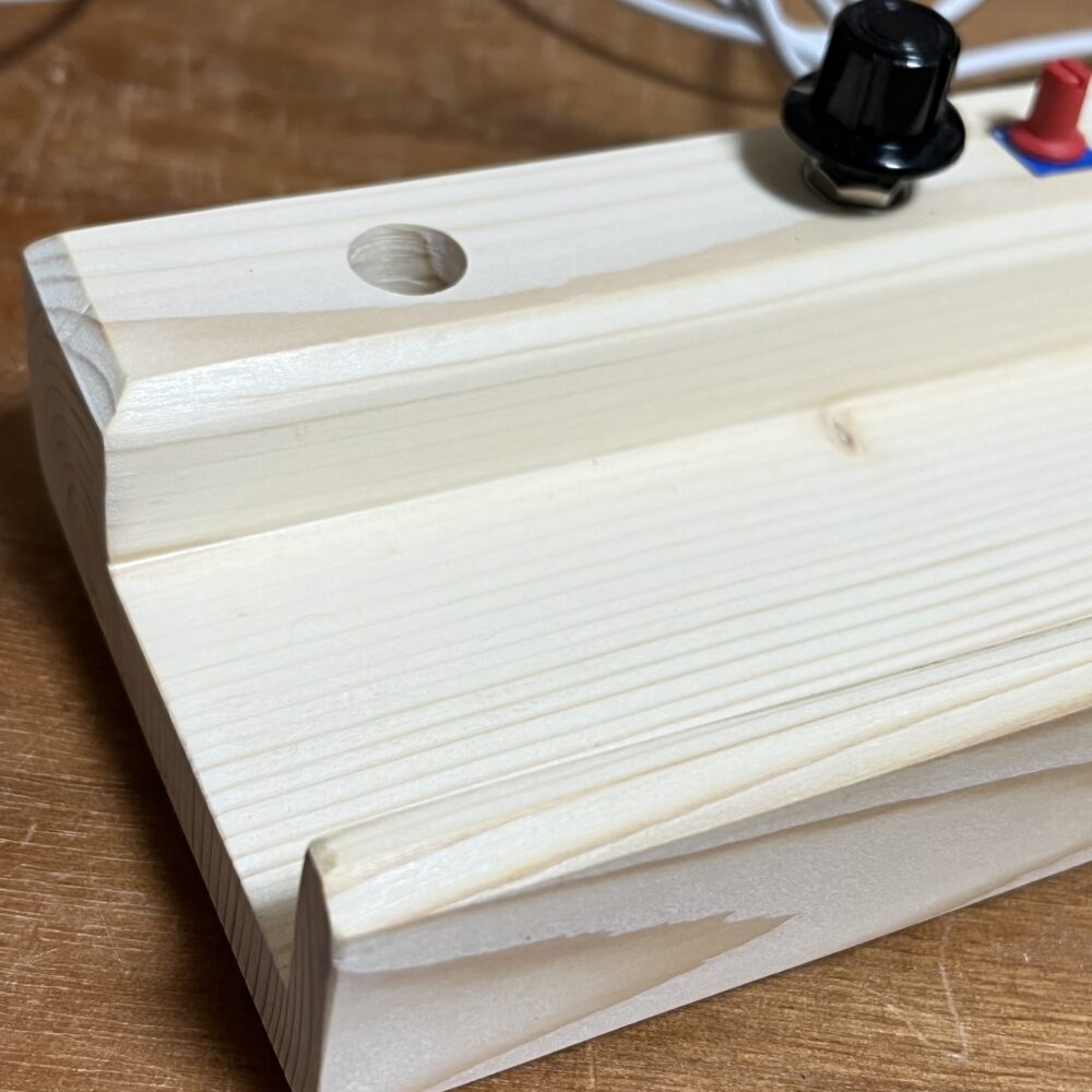 タヤエクステリアを2x4に塗装した状態