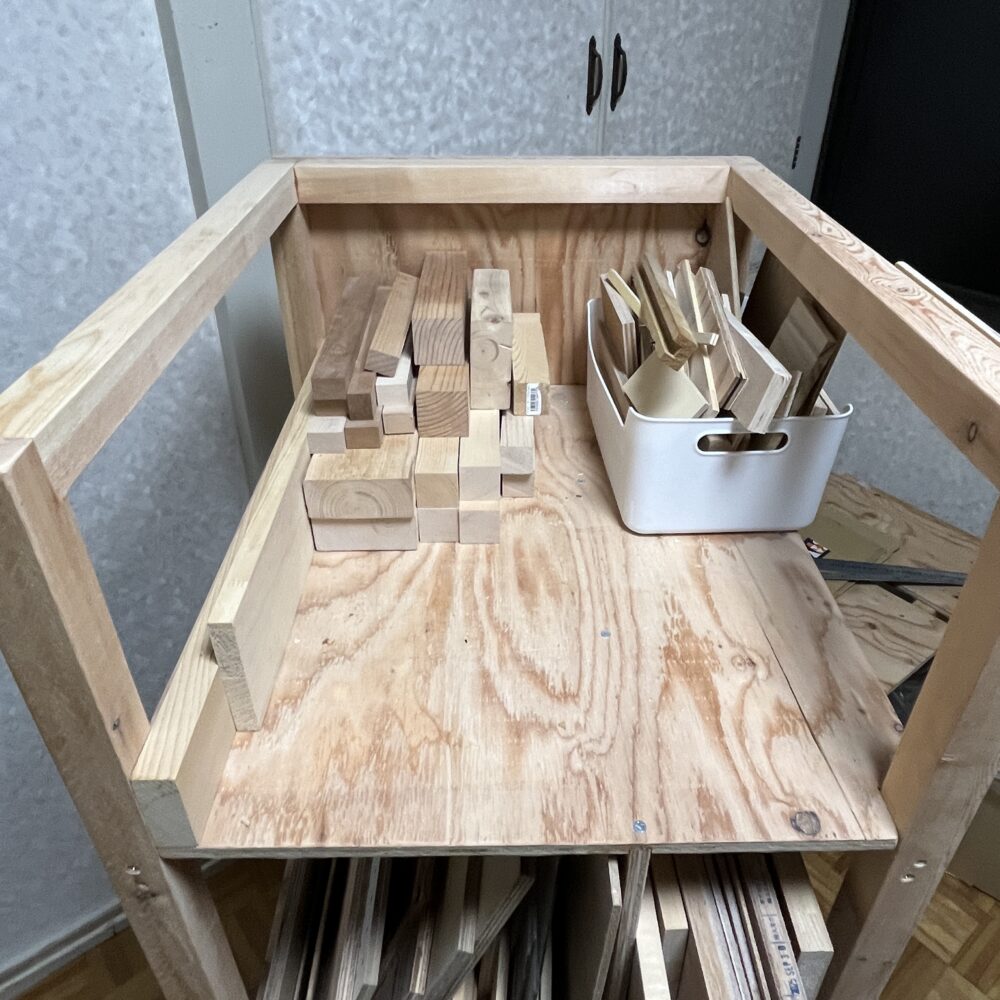 木材収納棚の角材収納部分