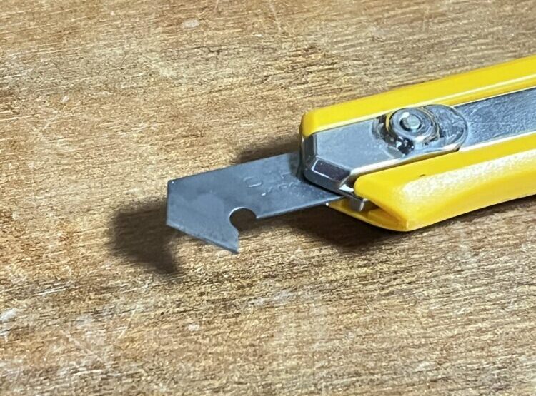 アクリルカッターの刃先の形状