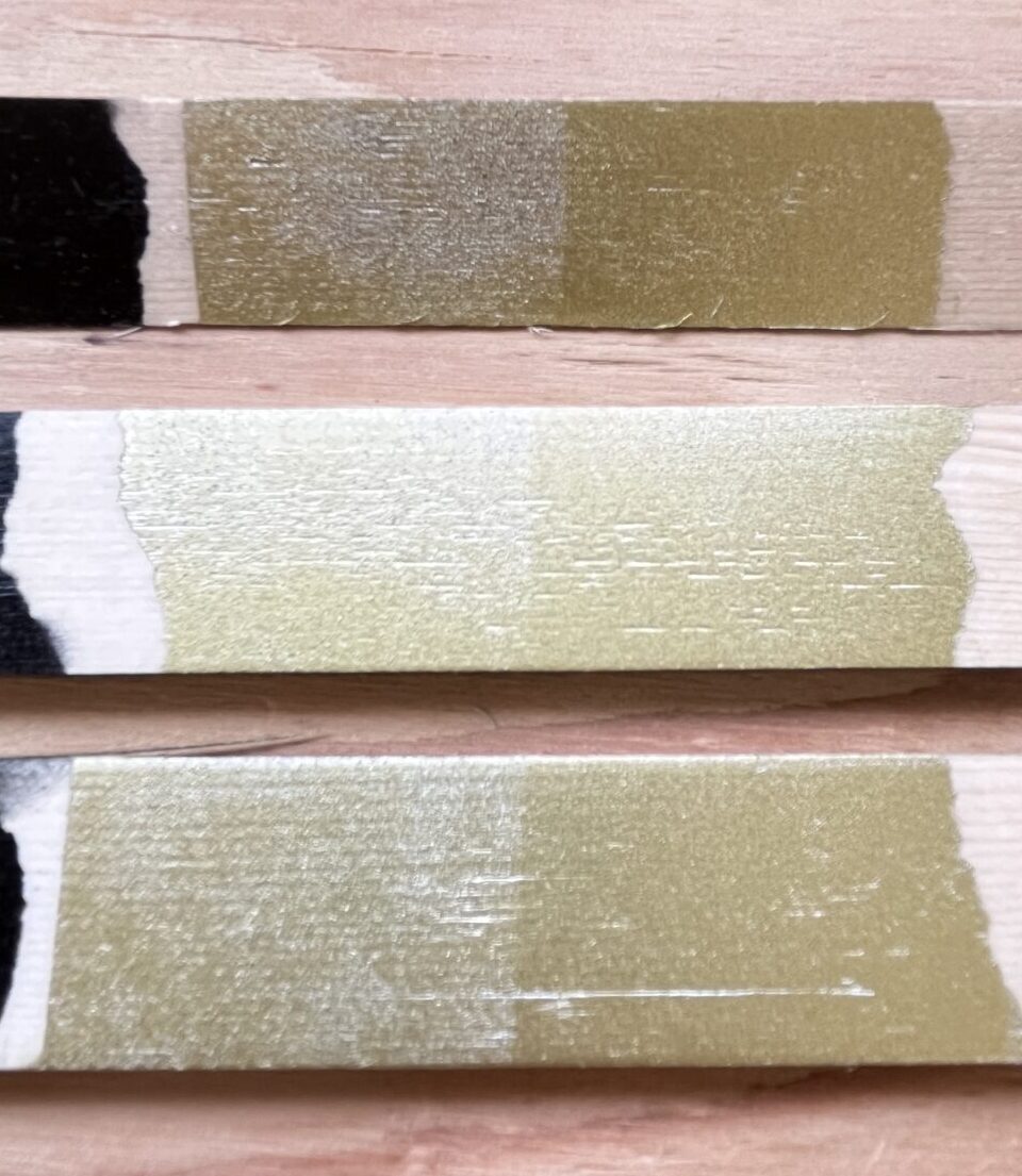 アクリルスプレー金の下塗りプライマー有り無しの比較