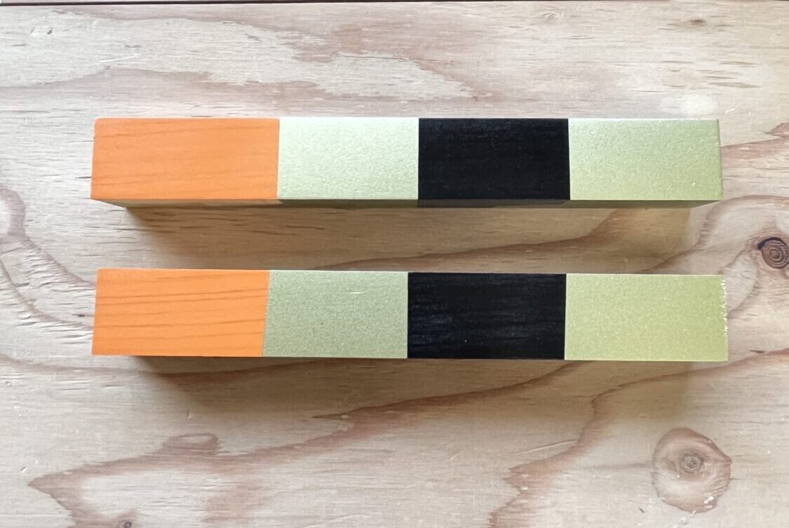 杉にアクリルスプレーを重ね塗りした