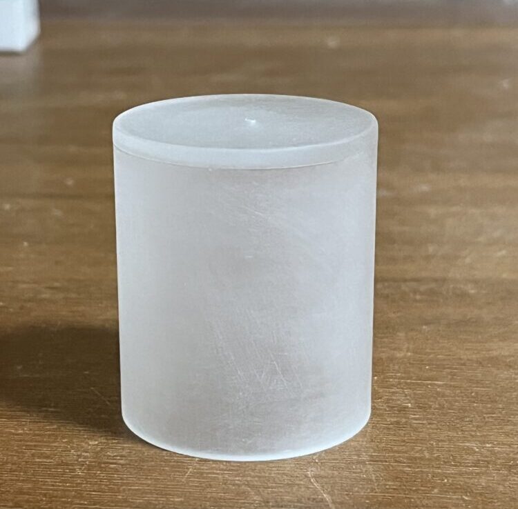 アクリル接着後にトリマーで加工した