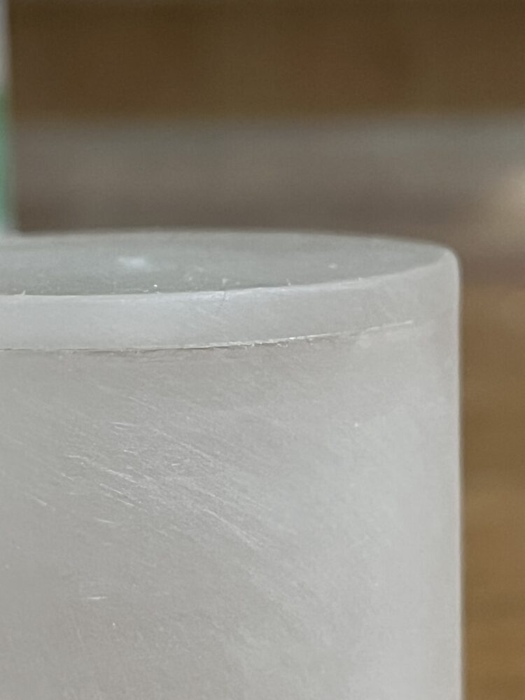 アクリル接着後の隙間