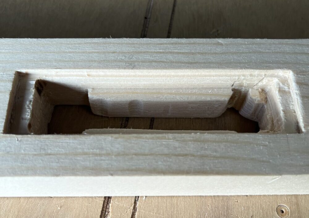 タクトスイッチをDIYで使うために、木材を加工する