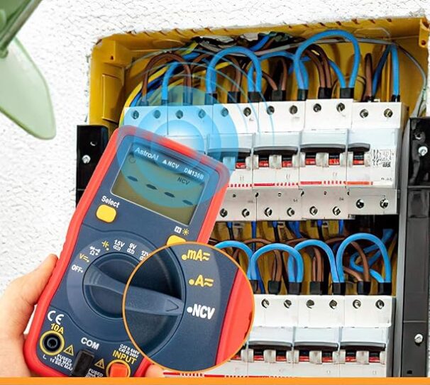 astroAIの4000カウントデジタルマルチメーター。非接触の電圧検出機能