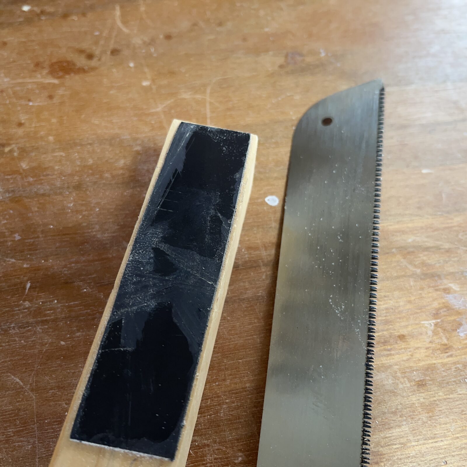 ノコギリガイドに使うノコギリはアサリ無しがいい