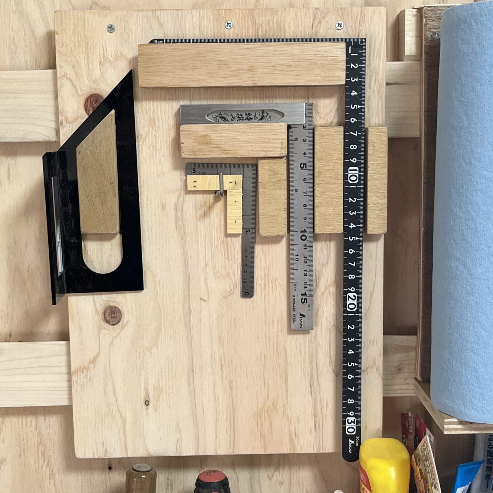 スコヤと差し金がたくさんある