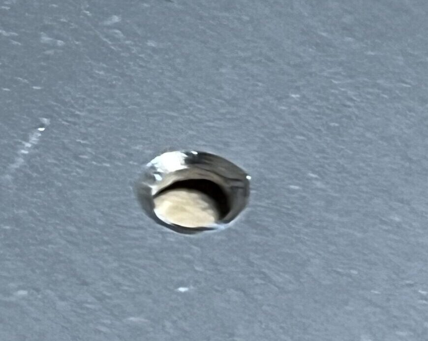 金属のバリを処理した後の状態