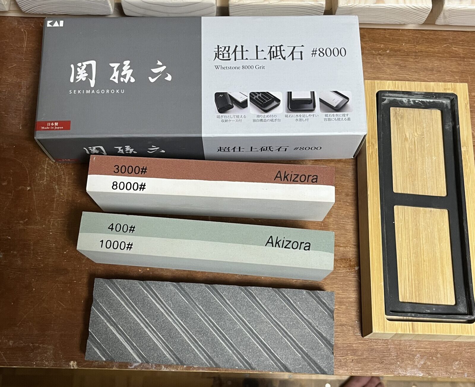 DIYで使う砥石を並べた状態