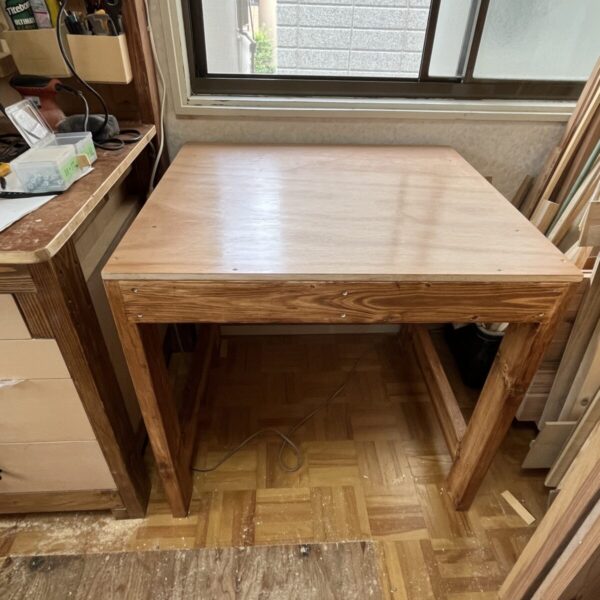 2x4デスクの完成写真