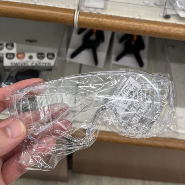 100均セリアの保護メガネの外観